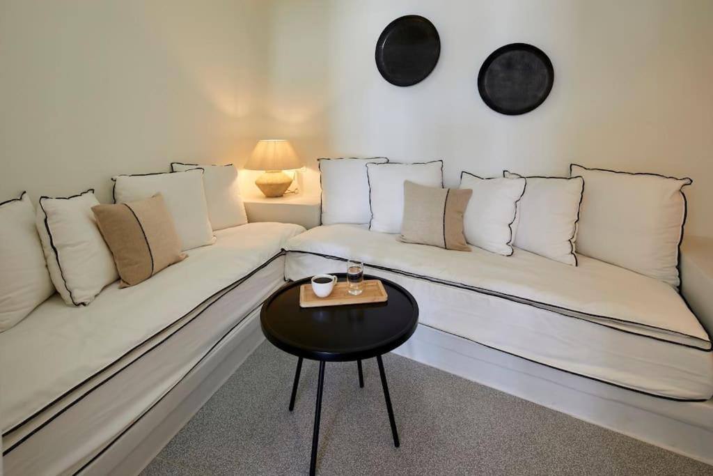 Lerion Luxury Villas อาโกรตีรี ภายนอก รูปภาพ